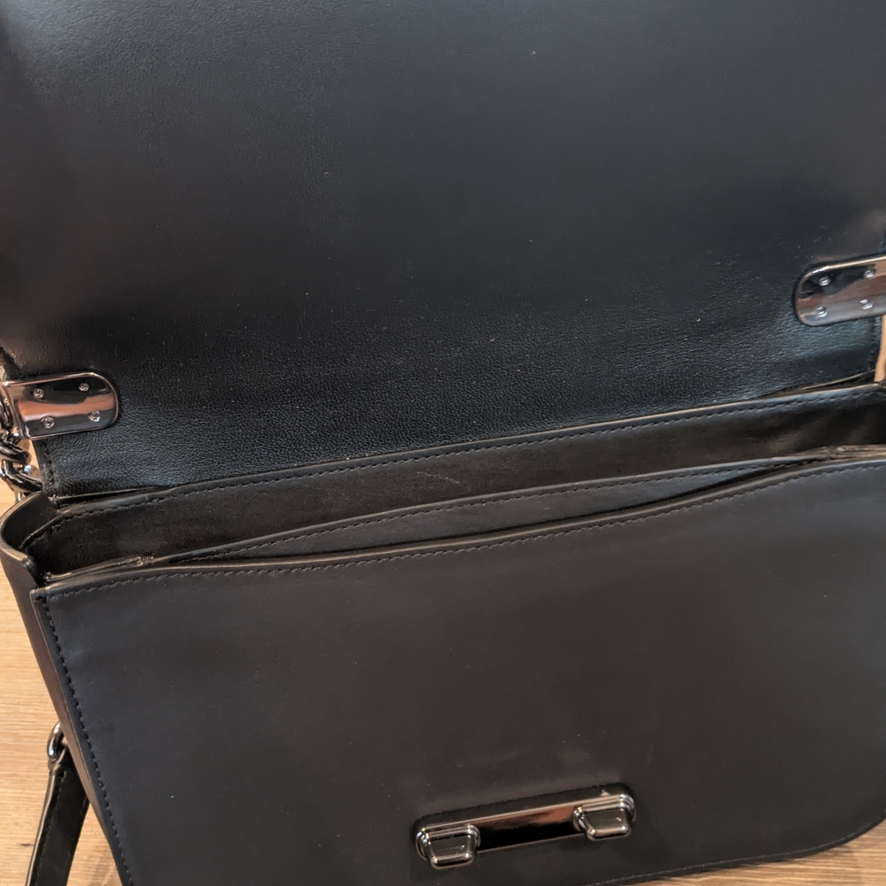 Coach Swagger Bag In Black Crossbody with Chain Detail - Picture 5 of 8